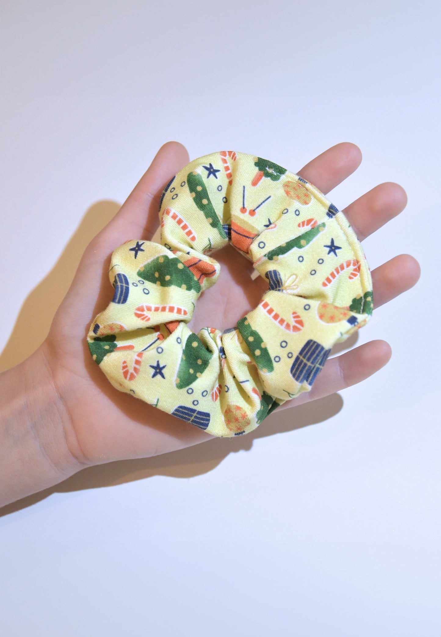 Chouchou (scrunchie) in bambù - Mattina di Natale - Palloncino blu