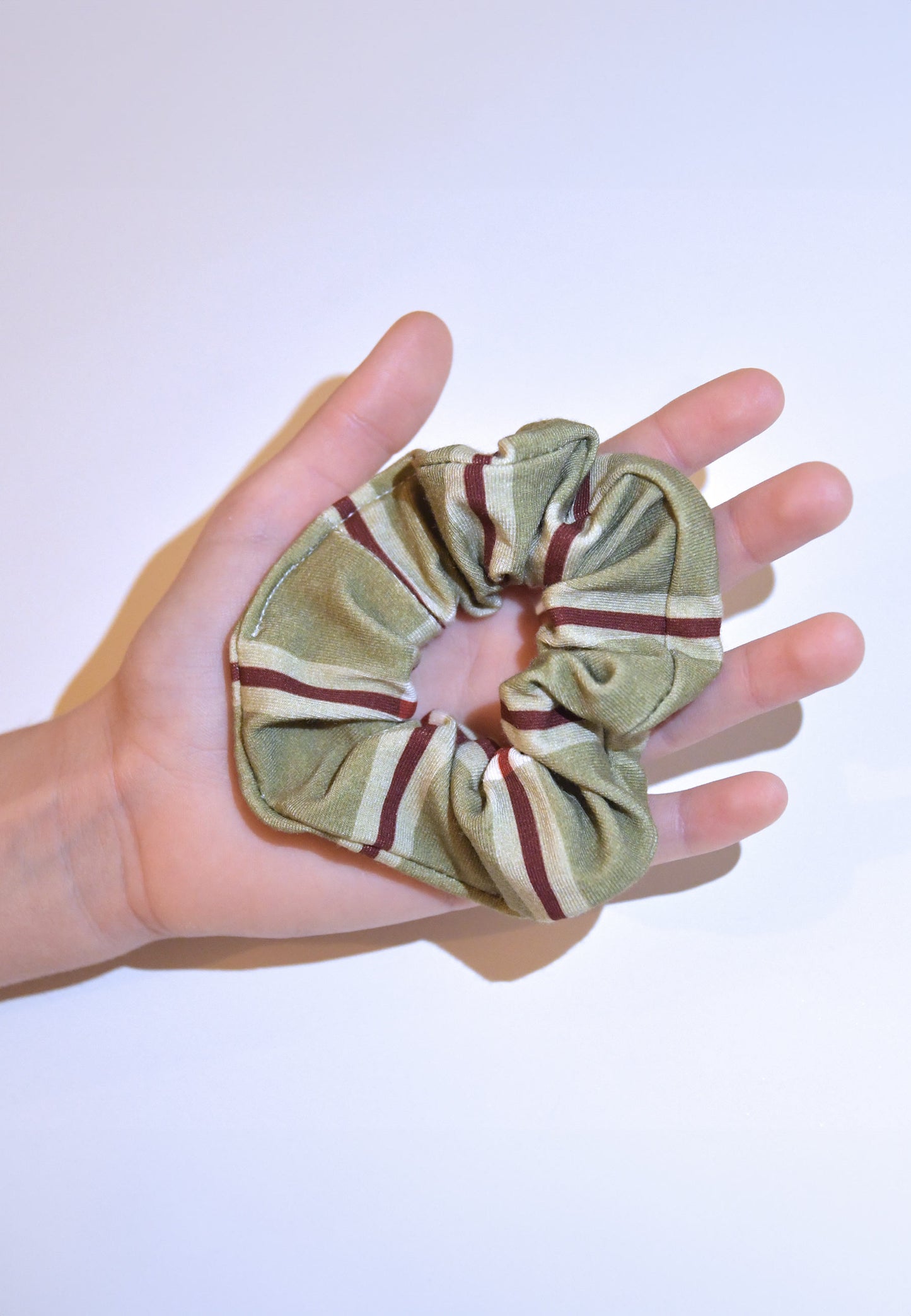Chouchou (scrunchie) in bambù - Tartan Natale verde muschio - Palloncino blu
