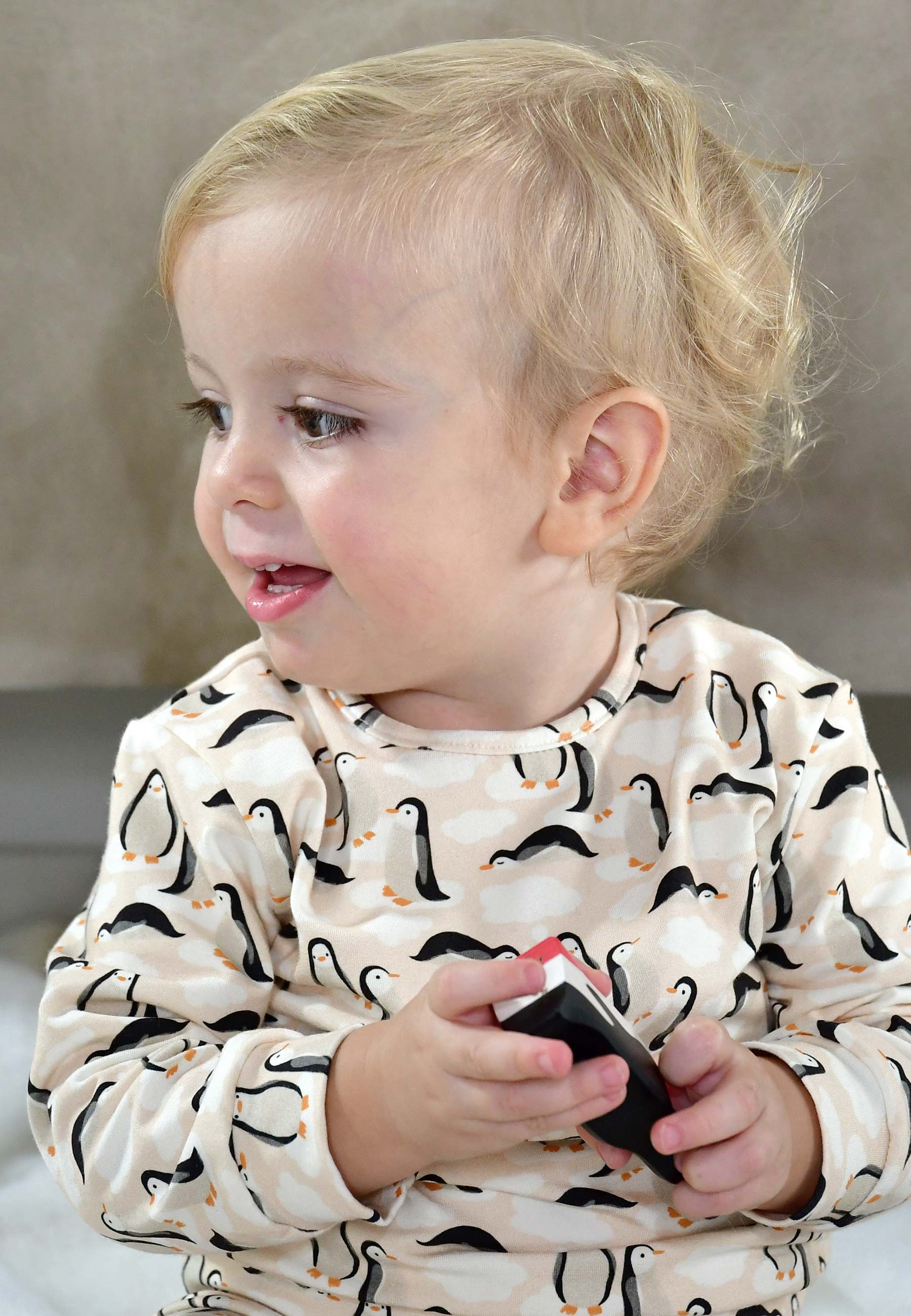 Chicco, Pigiama Bambina a Maniche Lunghe, in Caldo e Morbido Tessuto, Abbigliamento Bambina, Designed in Italy Chicco, Pigiama Bambina a Maniche Lunghe, in Caldo e Morbido Tessuto, Abbigliamento Bambina, Designed in Italy